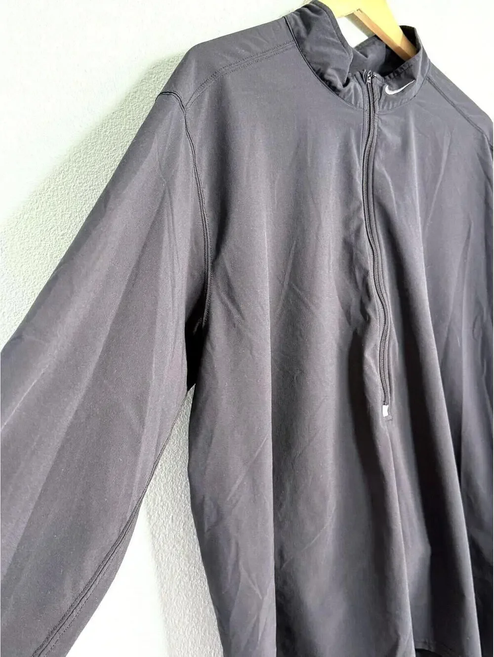 NIKE Dri-Fit 1/2 Zip Element Pull-Over, Size Men's Large